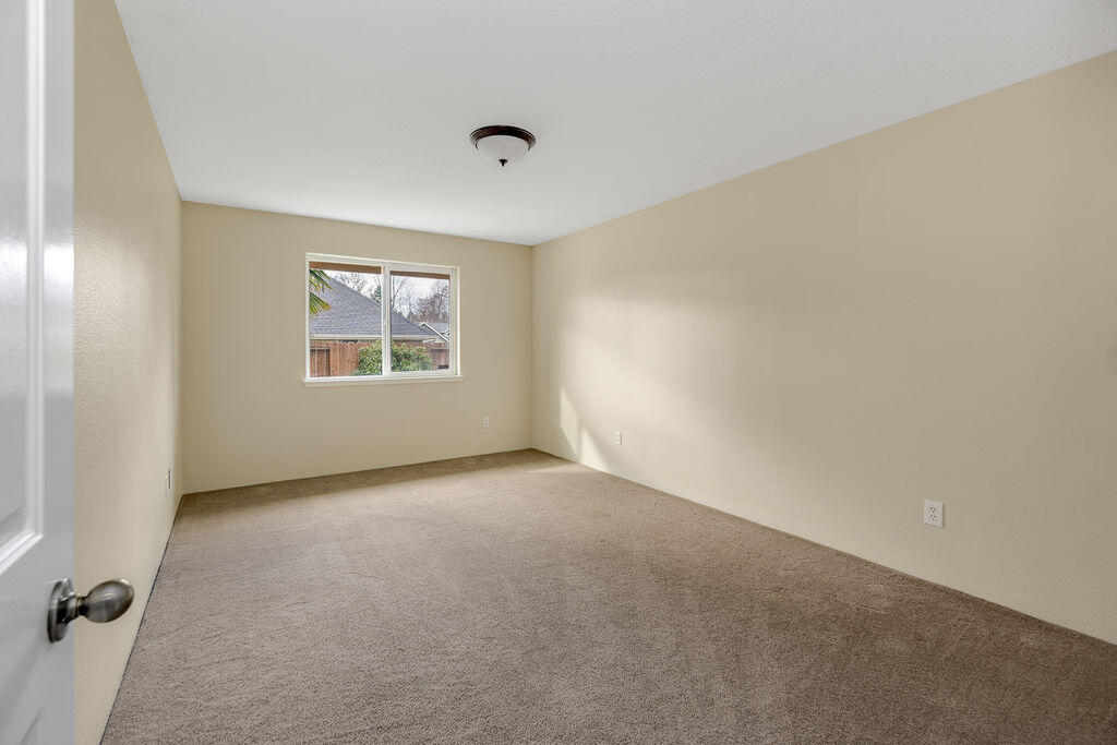 1696 Leonard Road Grants Pass, OR 97527 - Photo 18 of 30 20