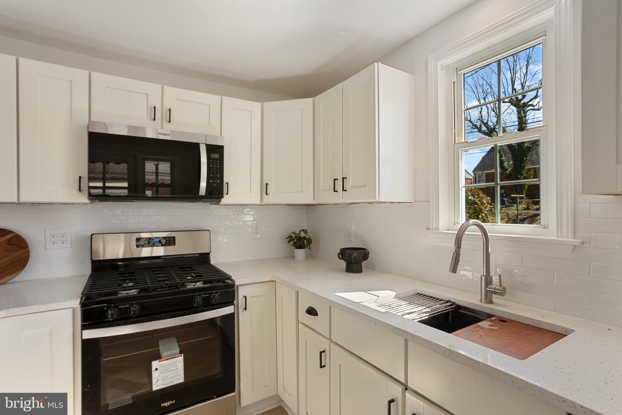 1817 Hanford Road Rosedale, MD 21237 - Photo 3 of 32