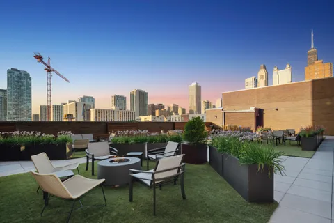 $335,000 | 849 North Franklin Street, Unit 1211, Chicago, IL 60610
