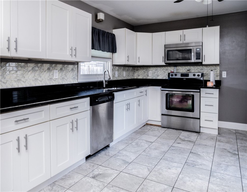 46 Kaufman Road Tiverton, RI 02878 - Photo 12 of 37