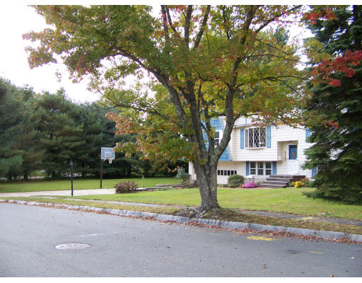 2 Barton Road Foxboro, MA 02035 - Photo 8 of 8 Gallery Image 8