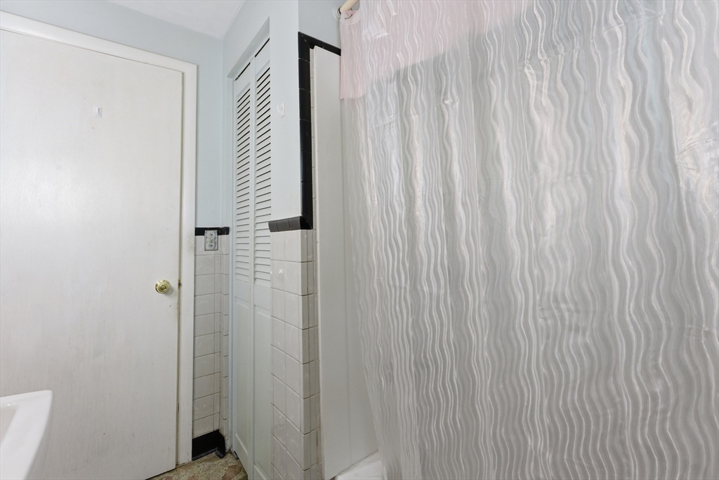 220 West Allen Ridge Road Springfield, MA 01118 - Photo 25 of 42