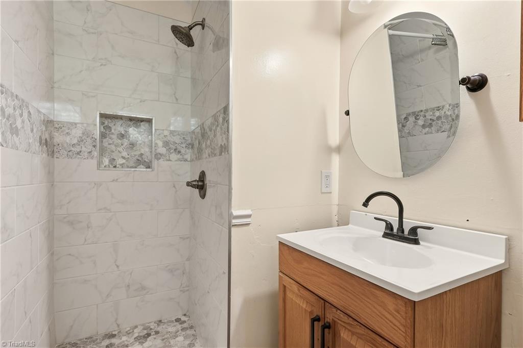 1000 Pineburr Road Jamestown, NC 27282 - Photo 13 of 28