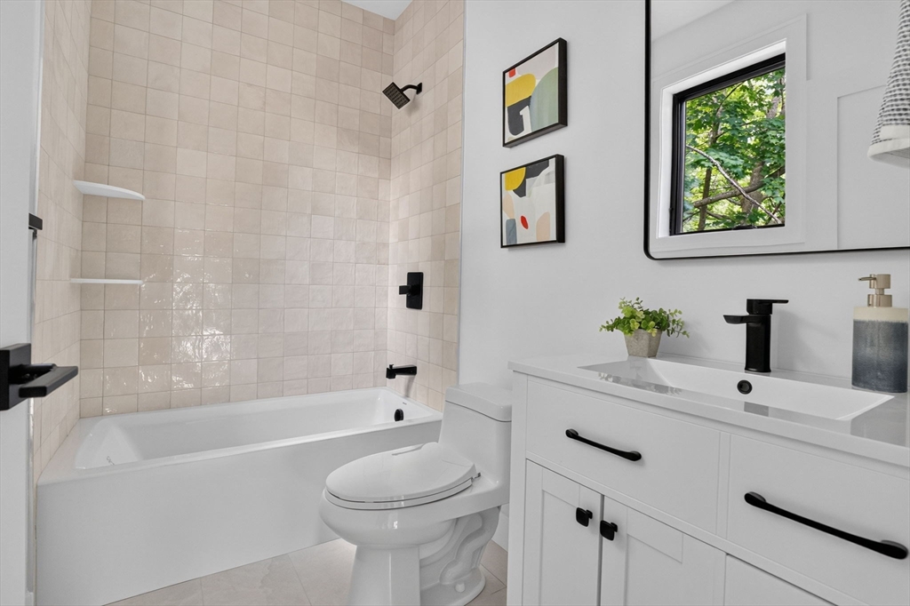 37 Kingston Street, Unit R Somerville, MA 02144 - Photo 11 of 29