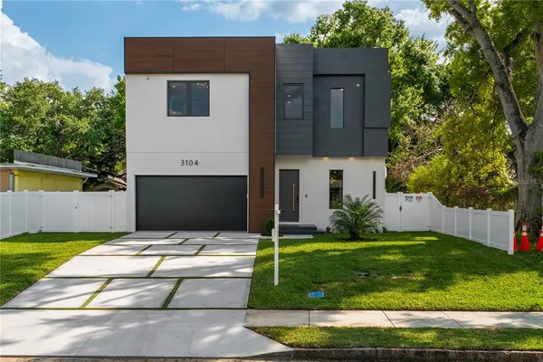 a front view of house with yard