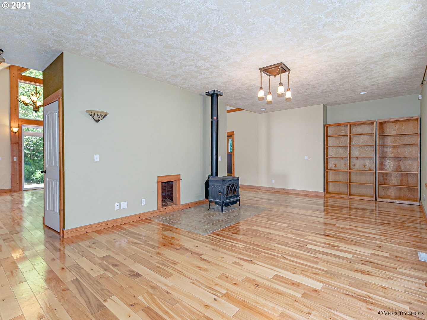 64725 East Broken Bridge Lane Rhododendron, OR 97049 - Photo 19 of 32