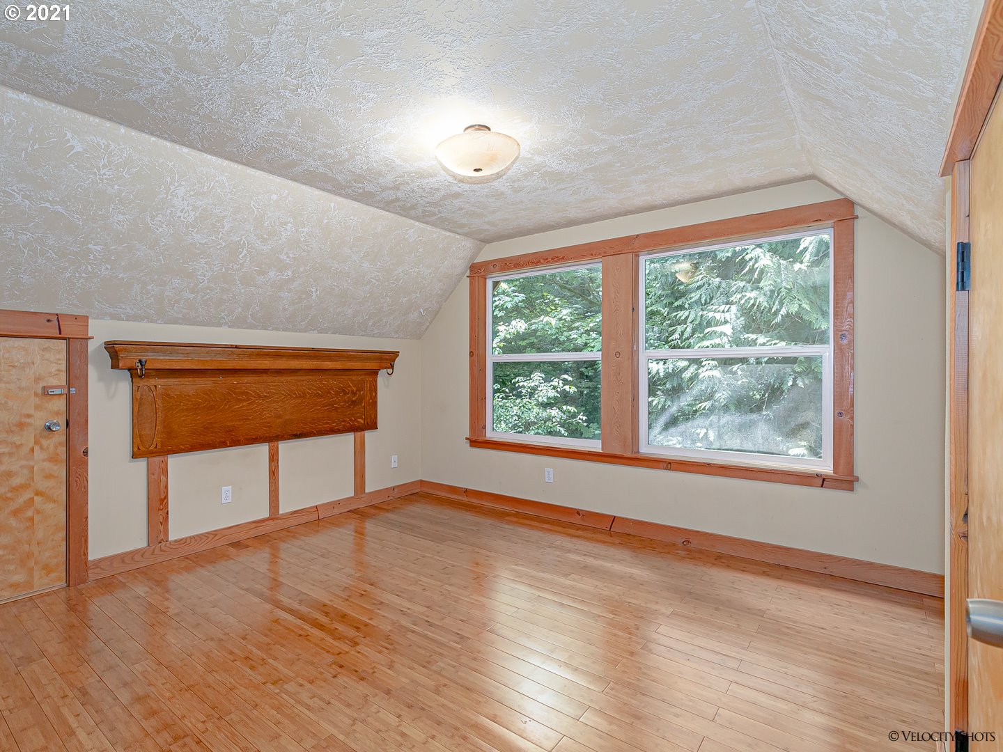 64725 East Broken Bridge Lane Rhododendron, OR 97049 - Photo 24 of 32