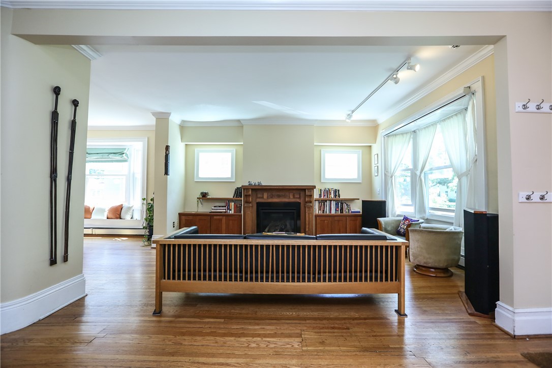 244 Barrington Street Rochester, NY 14607 - Photo 4 of 30 Living room