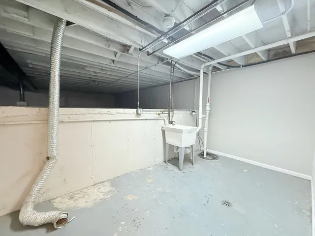 a view of a storage & utility room