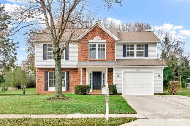 $435,000 | 7730 Woodknoll Drive, Charlotte, NC 28217