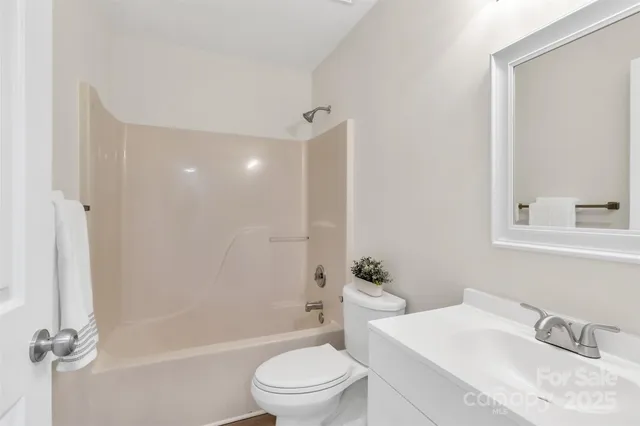 $435,000 | 7730 Woodknoll Drive, Charlotte, NC 28217