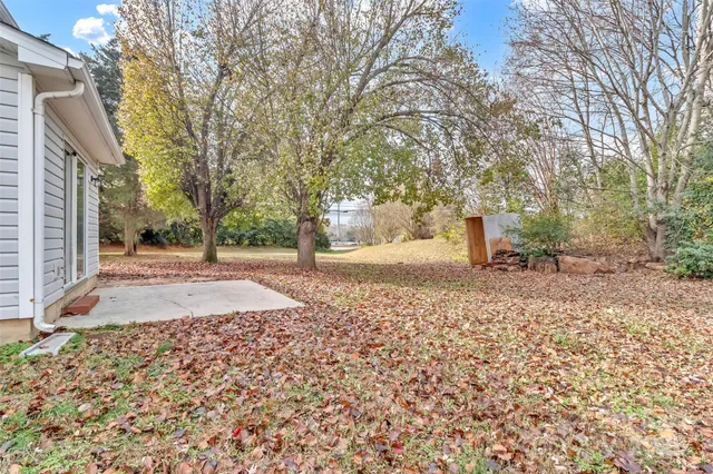 $435,000 | 7730 Woodknoll Drive, Charlotte, NC 28217