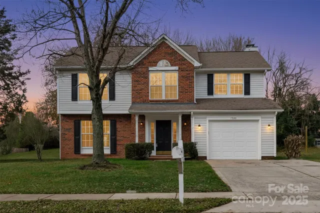 $435,000 | 7730 Woodknoll Drive, Charlotte, NC 28217
