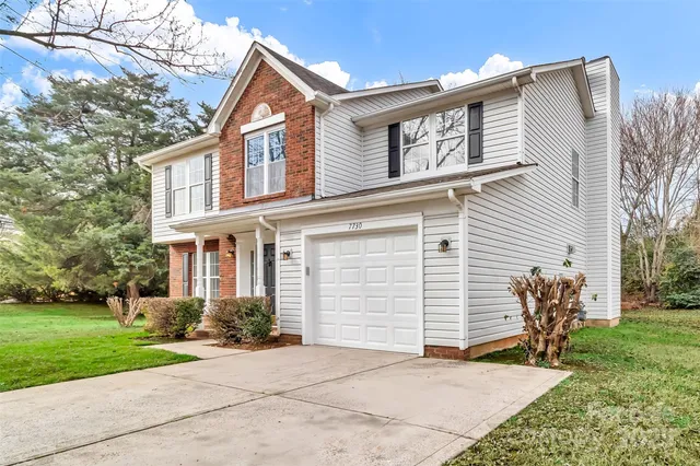 $435,000 | 7730 Woodknoll Drive, Charlotte, NC 28217