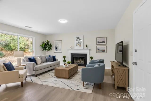 $435,000 | 7730 Woodknoll Drive, Charlotte, NC 28217