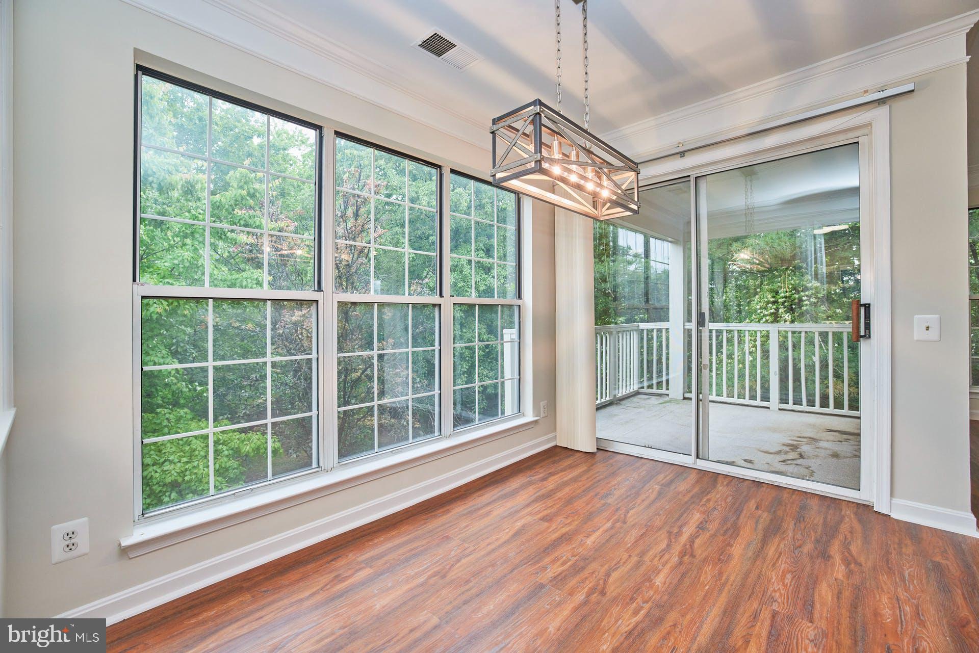 11205 Rienzi Place Manassas, VA 20109 - Photo 12 of 33 Dining area