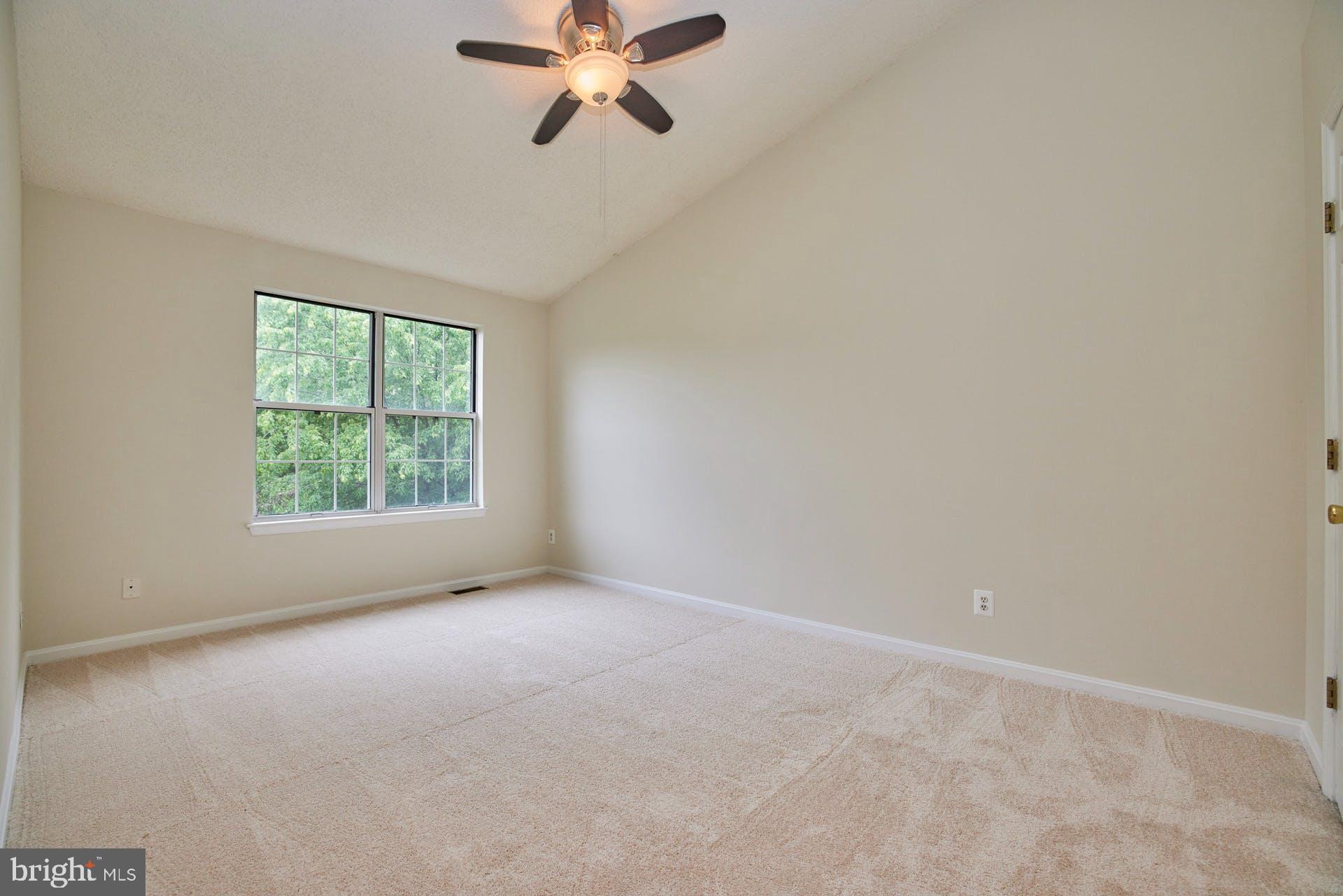 11205 Rienzi Place Manassas, VA 20109 - Photo 25 of 33 Primary suite