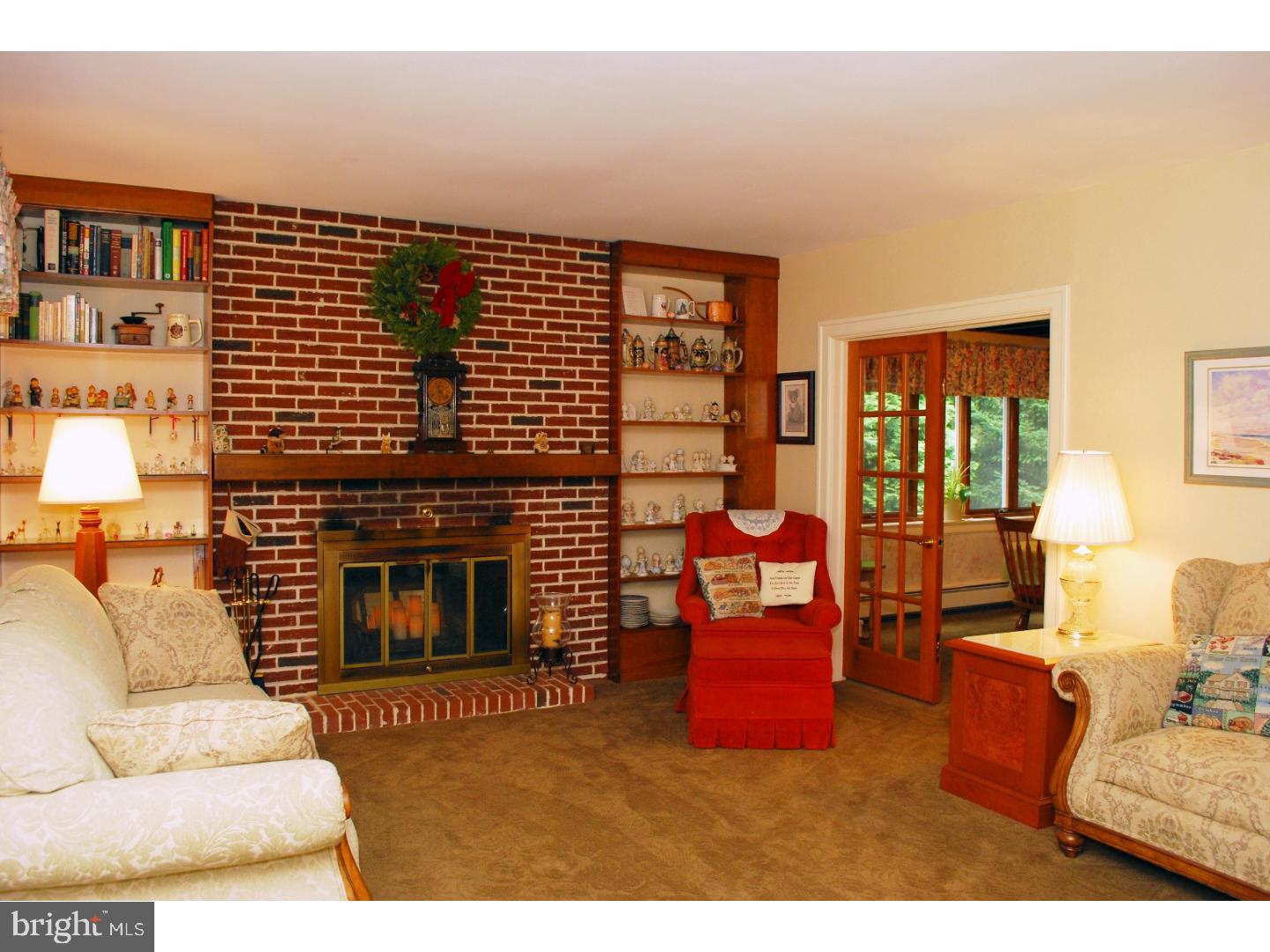 4130 Concord Road Aston, PA 19014 - Photo 6 of 25 Living Room
