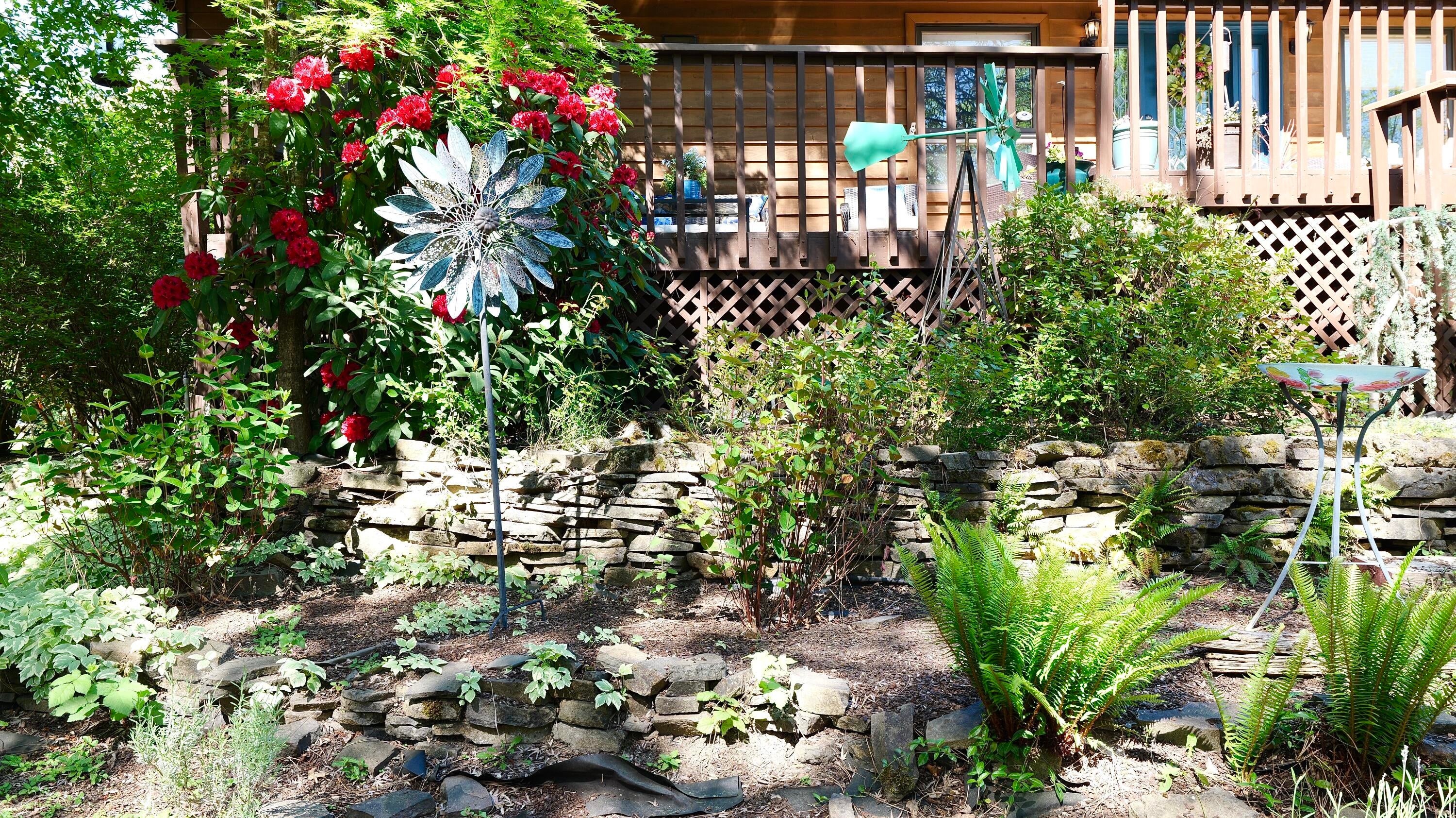 975 Old Ferry Road Shady Cove, OR 97539 - Photo 89 of 100 Beautiful landscaping