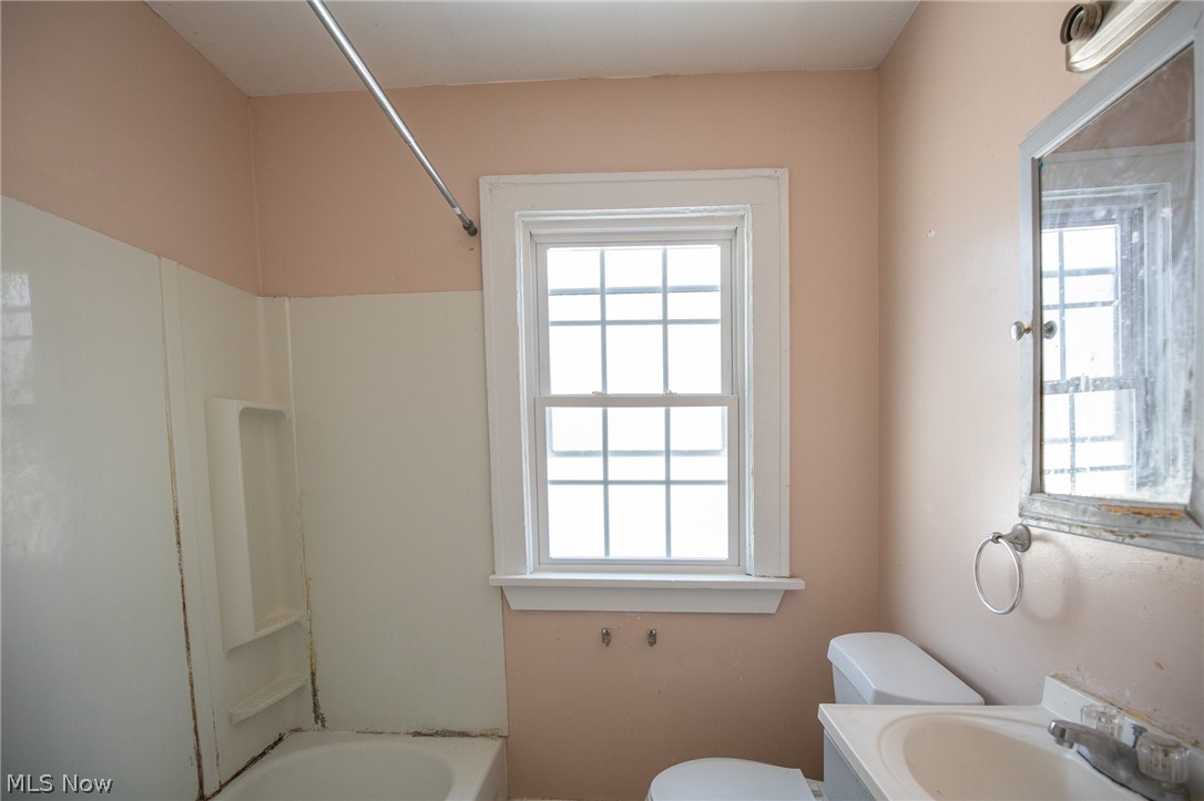 3695 Rolliston Road Cleveland, OH 44120 - Photo 20 of 35