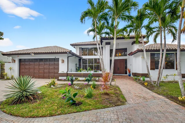 front view of house with a yard