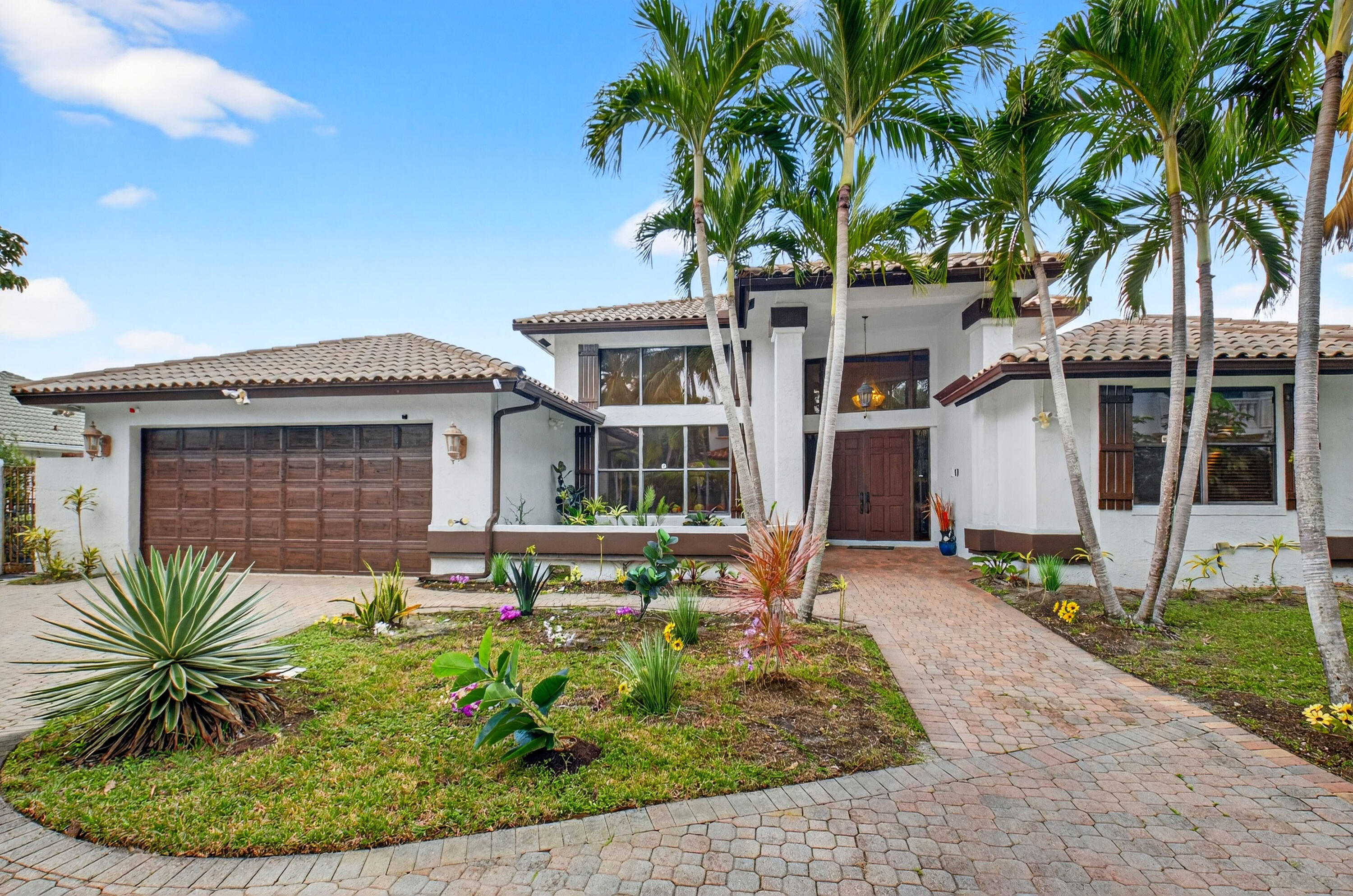 front view of house with a yard