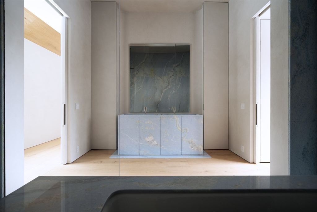 45 White Oak Road Wellesley, MA 02481 - Photo 29 of 38