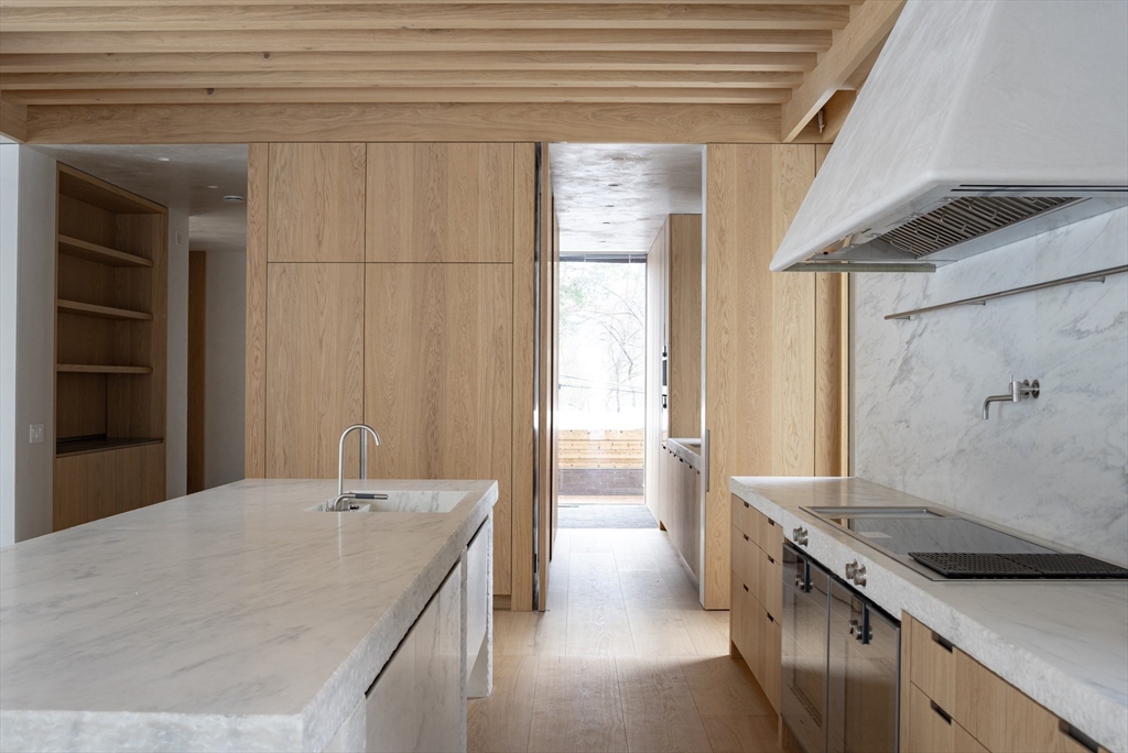 45 White Oak Road Wellesley, MA 02481 - Photo 3 of 38