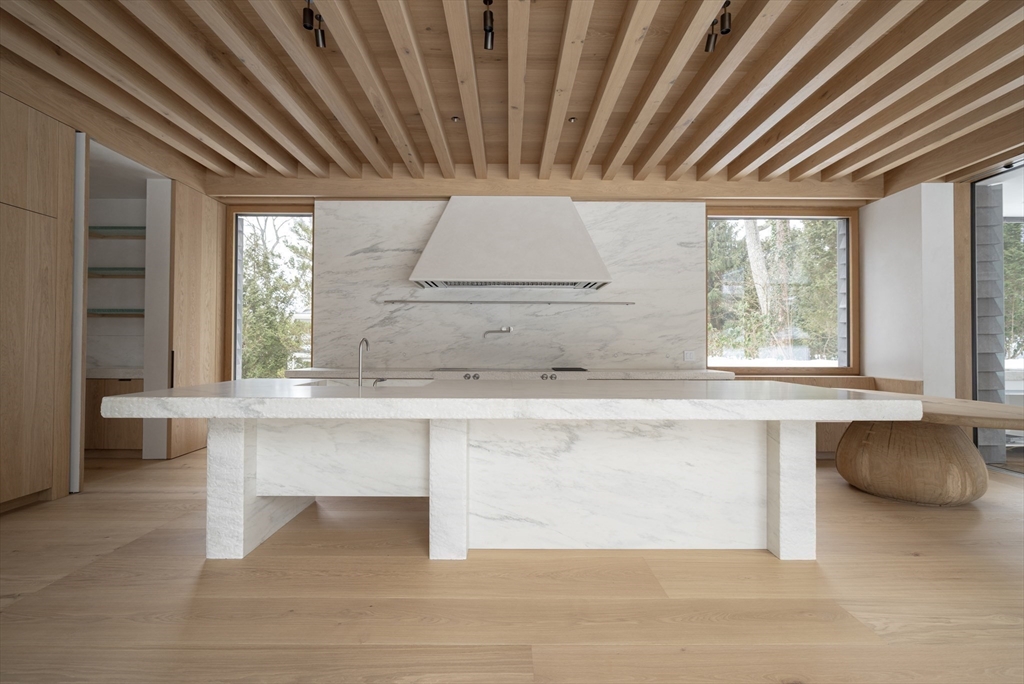 45 White Oak Road Wellesley, MA 02481 - Photo 4 of 38