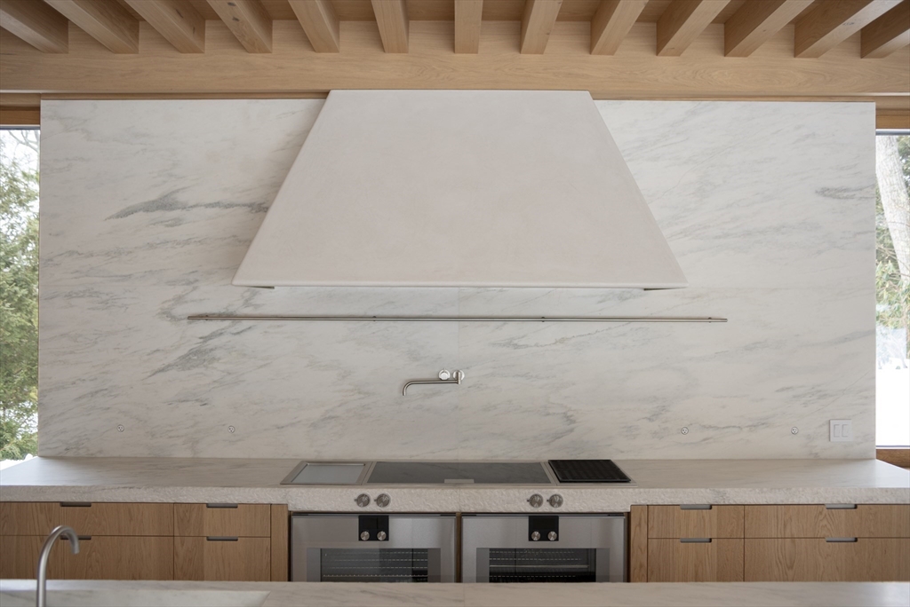 45 White Oak Road Wellesley, MA 02481 - Photo 5 of 38