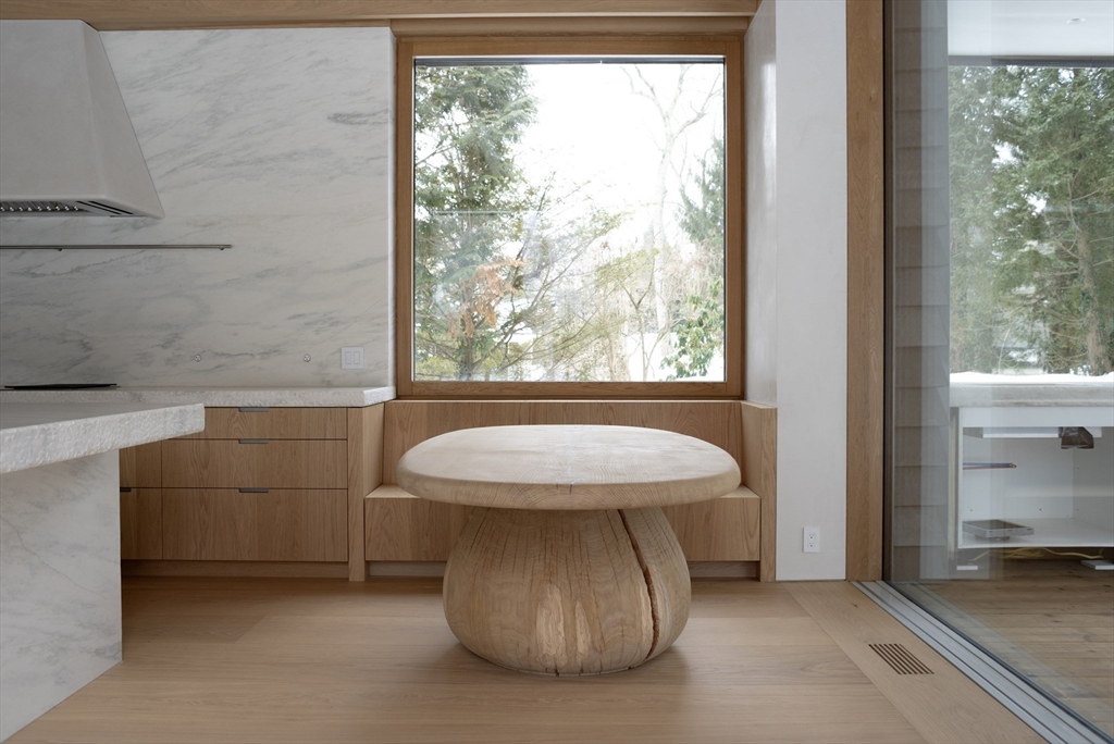 45 White Oak Road Wellesley, MA 02481 - Photo 8 of 38 a bathroom with a sink and a bathtub