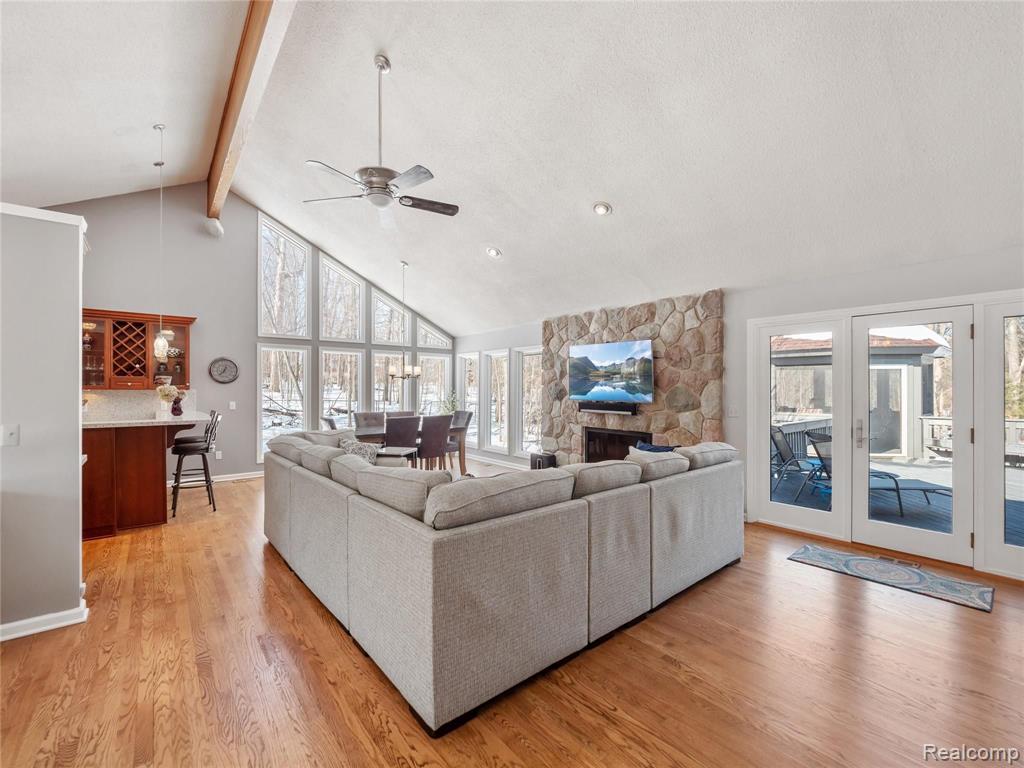 21311 Metroview Road Farmington Hills, MI 48335 - Photo 7 of 78