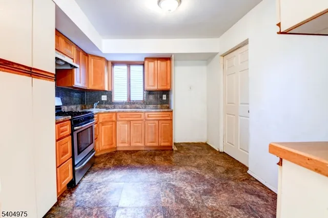 $379,900 | 30 West 34th Street, Unit B, Bayonne, NJ 07002