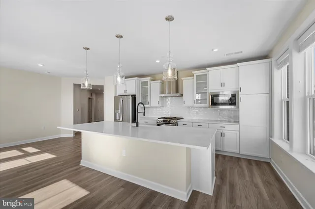 $610,000 | 3927 Fair Ridge Drive, Unit 409, Fairfax, VA 22033