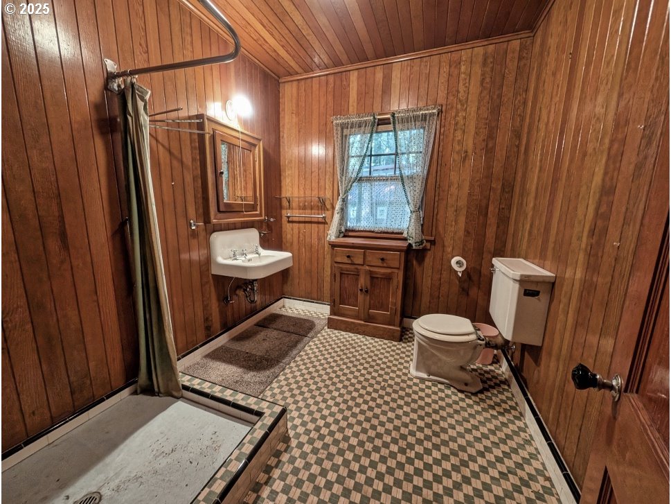 26870 East Chinook Lane Rhododendron, OR 97049 - Photo 16 of 37 Gallery Image 16