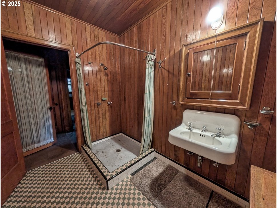26870 East Chinook Lane Rhododendron, OR 97049 - Photo 18 of 37 Gallery Image 18