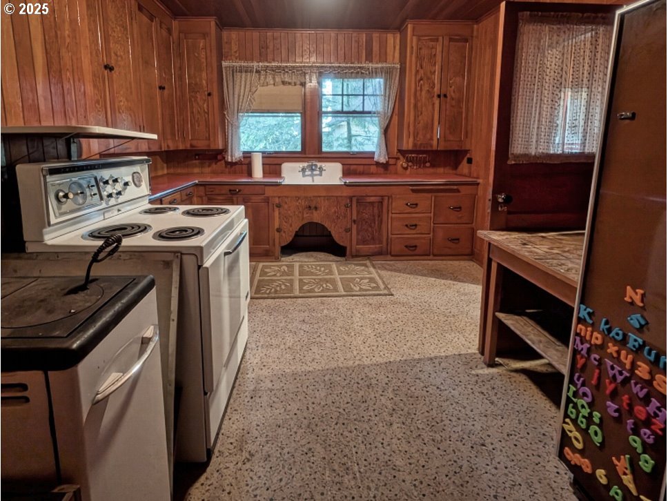 26870 East Chinook Lane Rhododendron, OR 97049 - Photo 23 of 37 Gallery Image 23