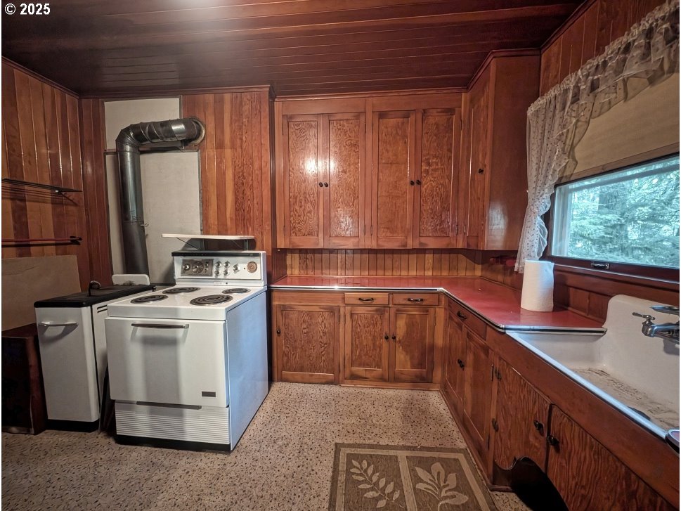 26870 East Chinook Lane Rhododendron, OR 97049 - Photo 25 of 37 Gallery Image 25