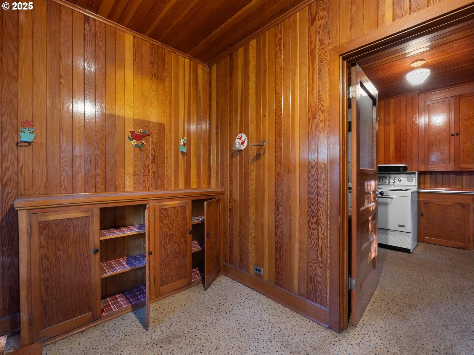 26870 East Chinook Lane Rhododendron, OR 97049 - Photo 28 of 37 Gallery Image 28