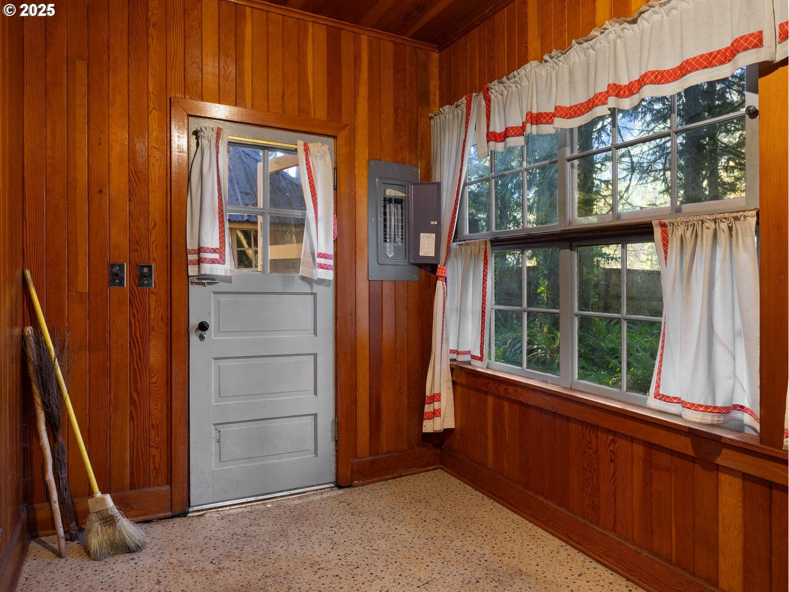 26870 East Chinook Lane Rhododendron, OR 97049 - Photo 31 of 37 Gallery Image 31