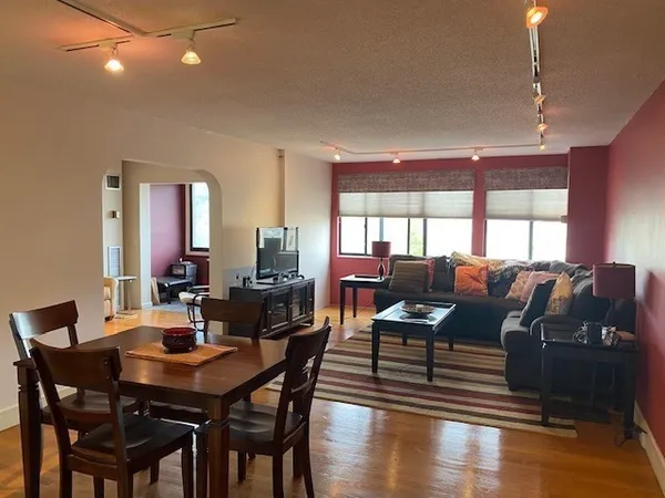 $3,500 | 1731 Beacon Street, Unit 711, Brookline, MA 02445