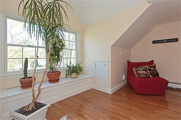56 Thornton Road Needham, MA 02492 - Photo 13 of 19