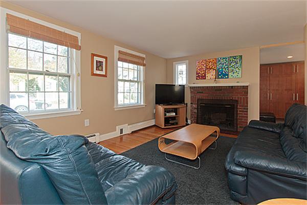 56 Thornton Road Needham, MA 02492 - Photo 6 of 19