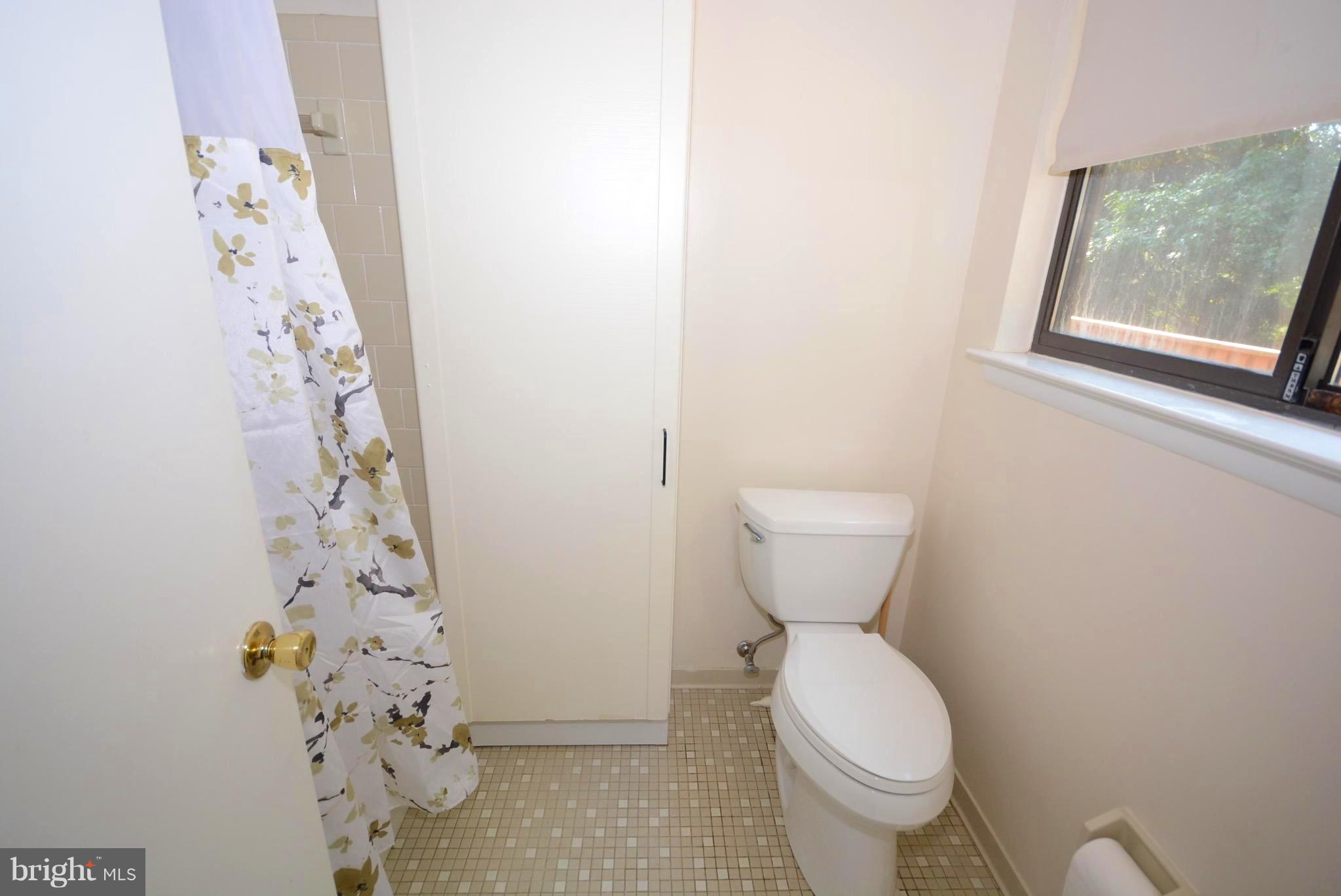 6239 Sunny Spring Columbia, MD 21044 - Photo 16 of 30 Bath (Master)