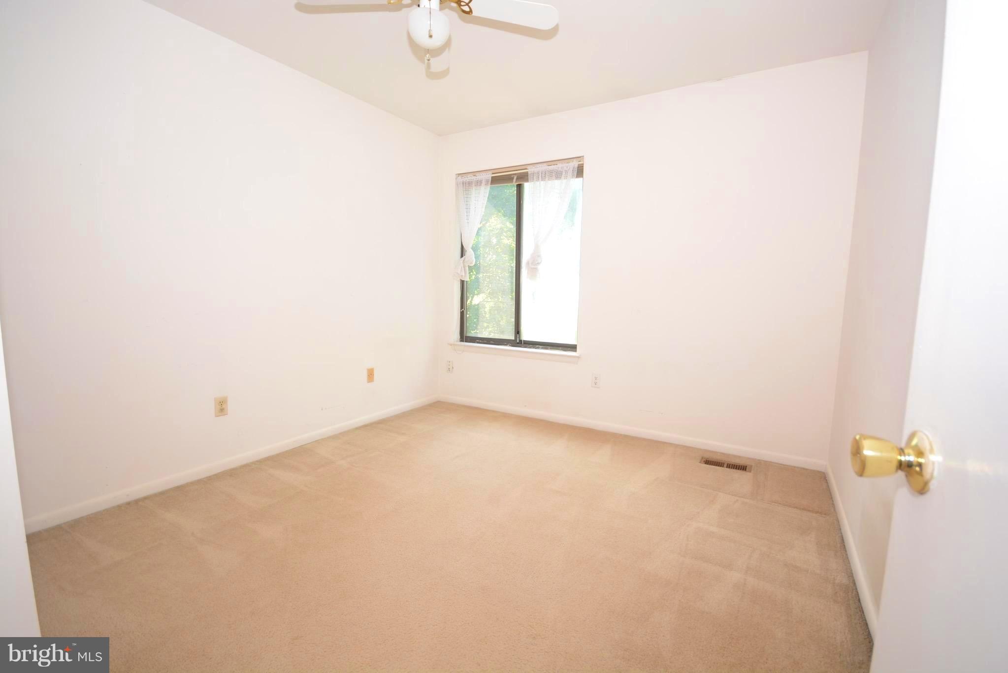 6239 Sunny Spring Columbia, MD 21044 - Photo 19 of 30 Bedroom 4