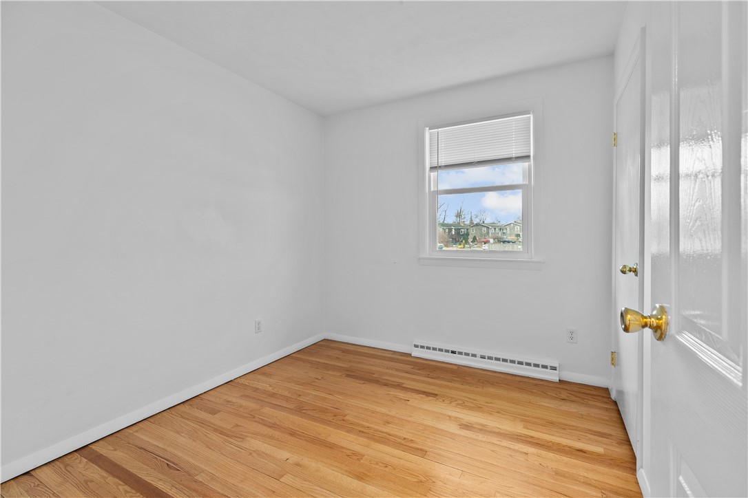 4 Weetamoe Road Middletown, RI 02842 - Photo 11 of 30
