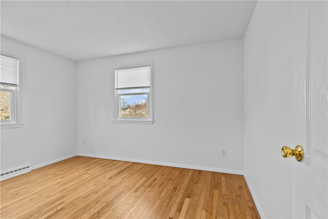 4 Weetamoe Road Middletown, RI 02842 - Photo 15 of 30