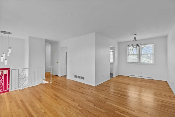 $4,000 | 4 Weetamoe Road, Middletown, RI 02842