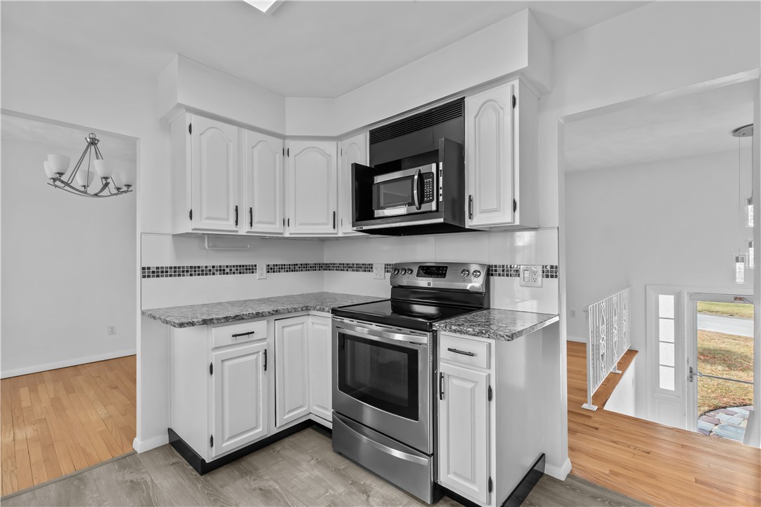 4 Weetamoe Road Middletown, RI 02842 - Photo 10 of 30