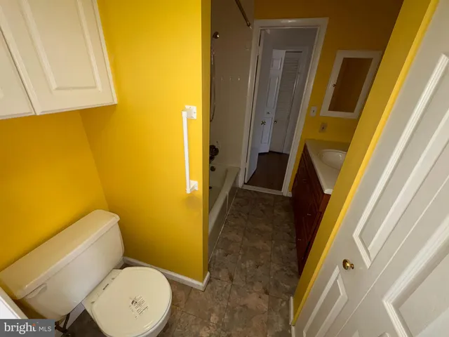 $305,000 | 215 East Chelsea Circle, Newtown Square, PA 19073